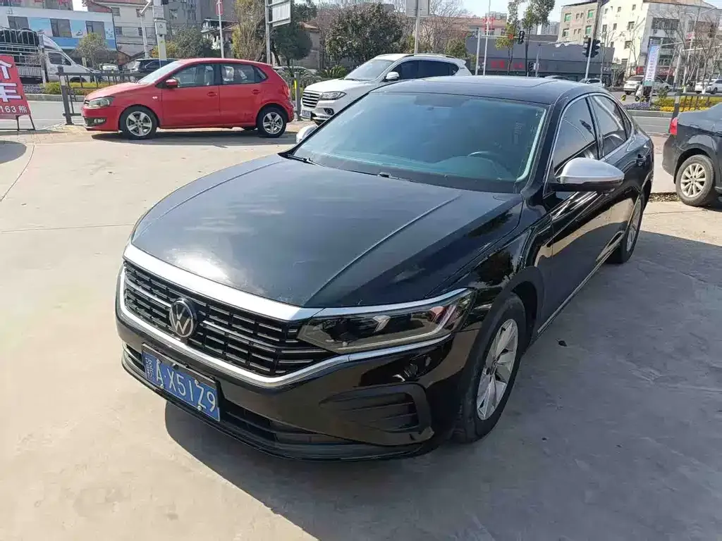 Volkswagen Passat — фото 1