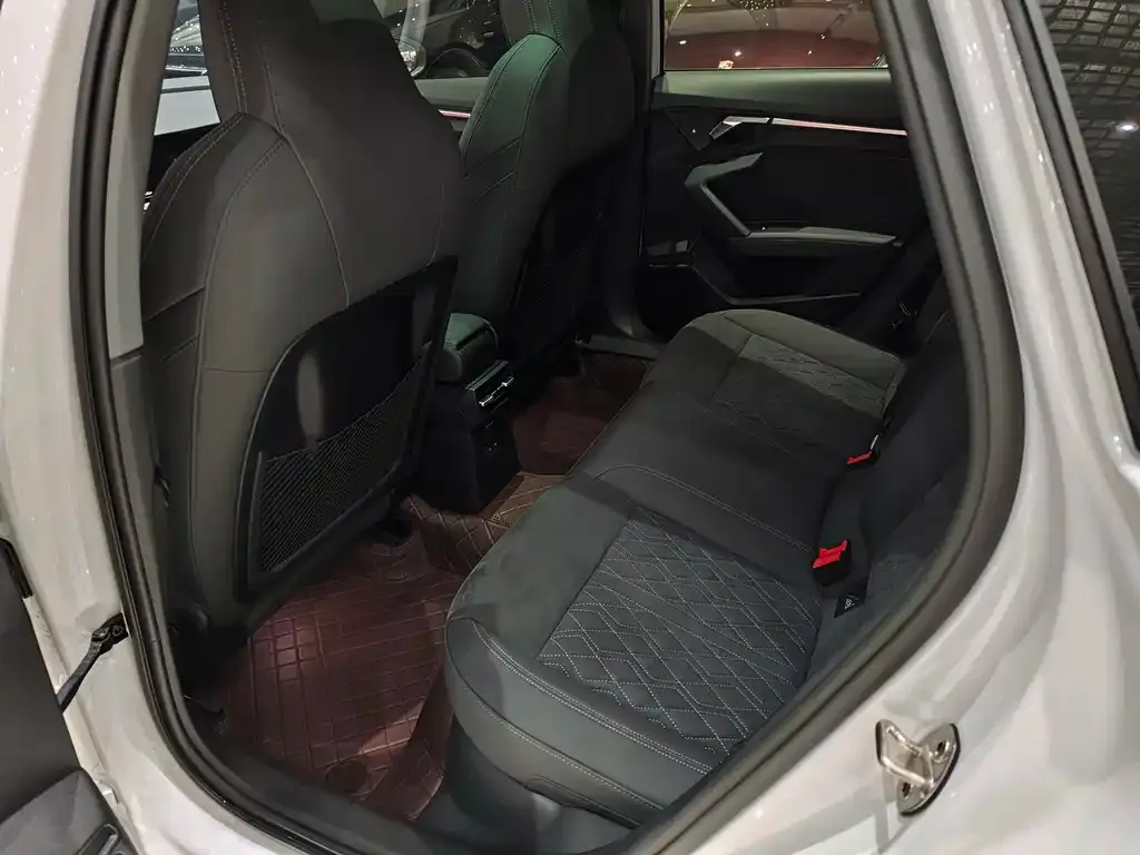 Audi A3 2024 из CN, фото 5