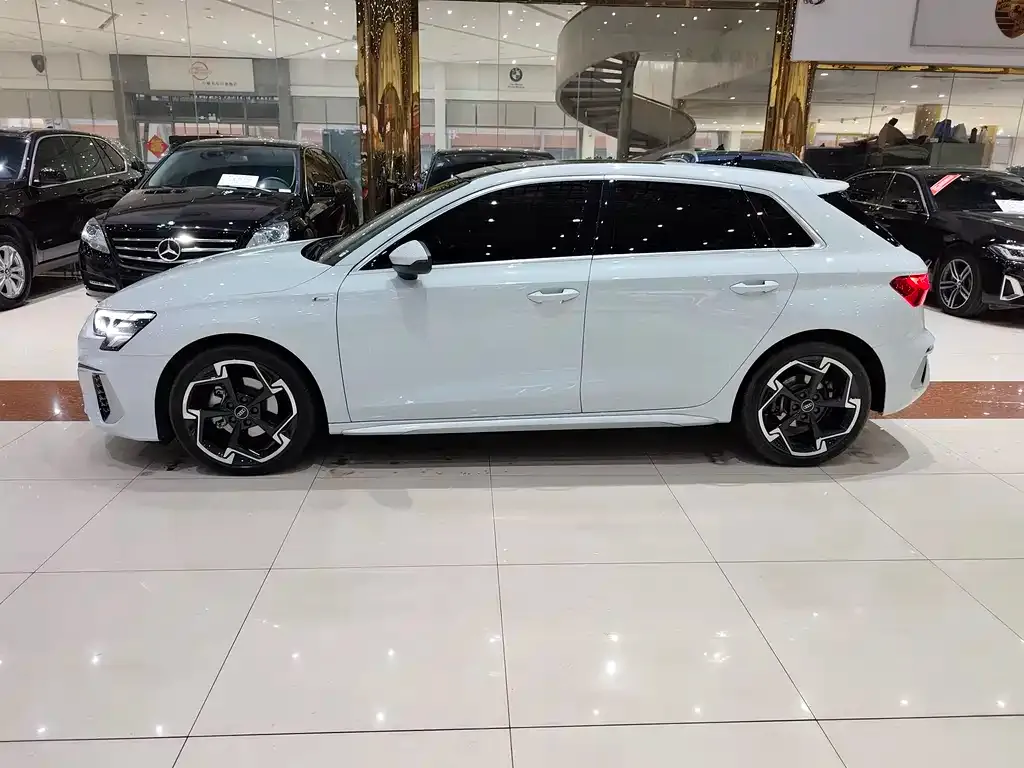 Audi A3 2024 из CN, фото 6