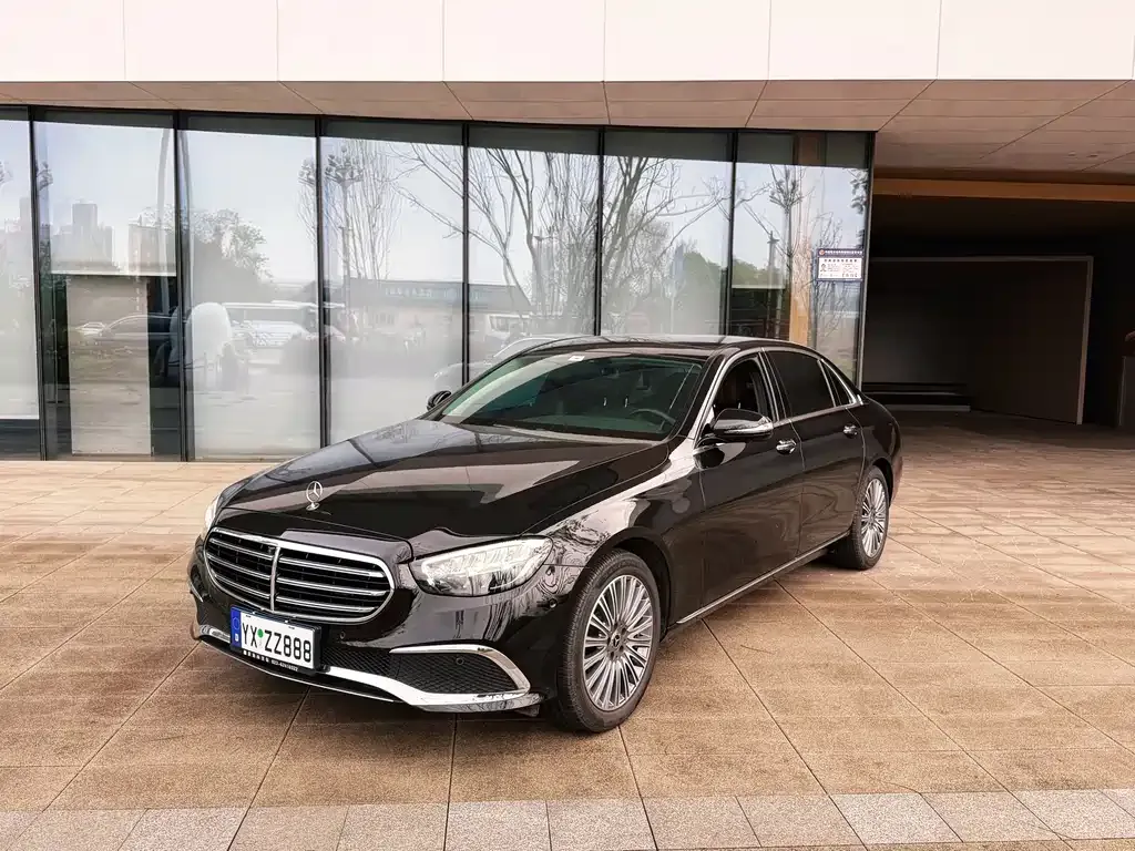 Mercedes-Benz E-Class — фото 7