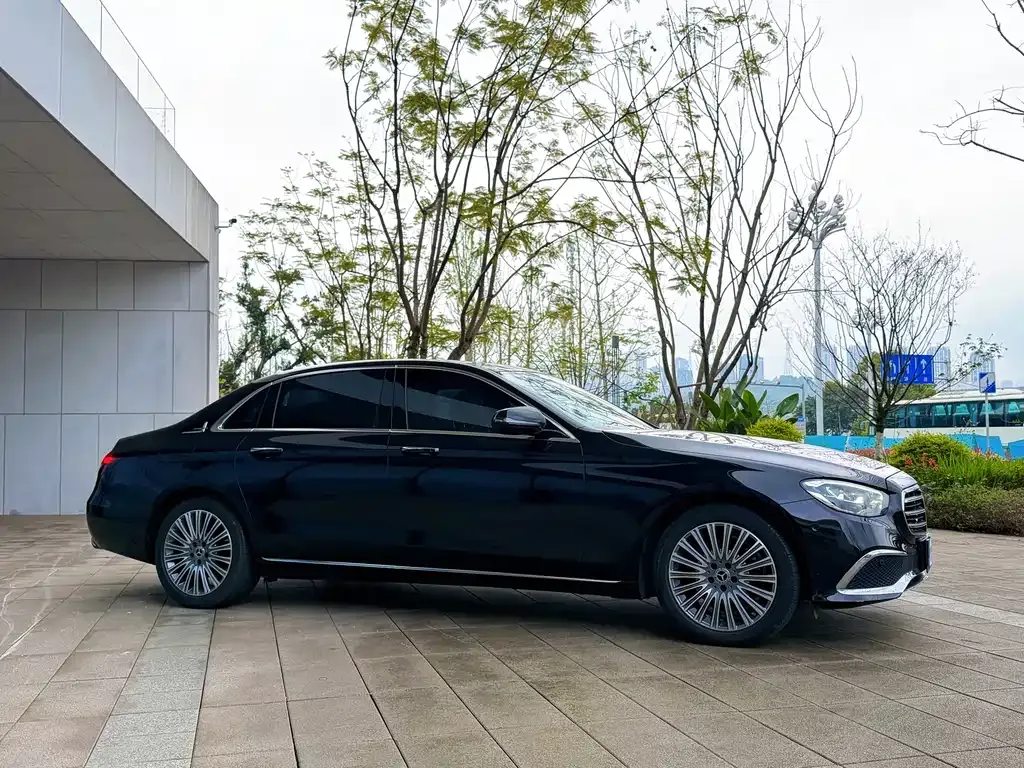 Mercedes-Benz E-Class — фото 10