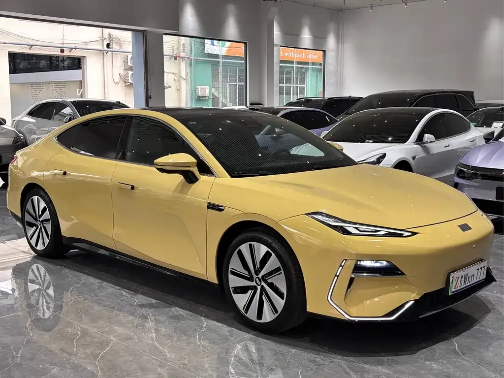 Geely Galaxy E8 — фото 5