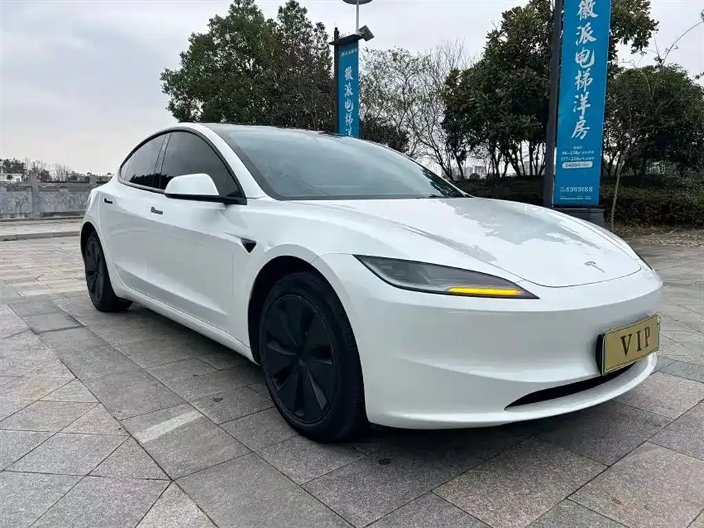 Tesla Model 3 — фото 8