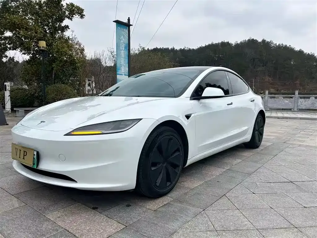 Tesla Model 3 — фото 6