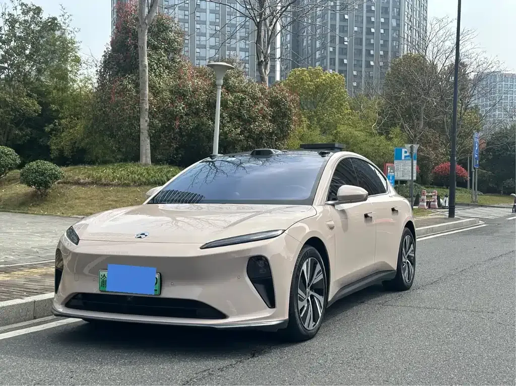 NIO ET5