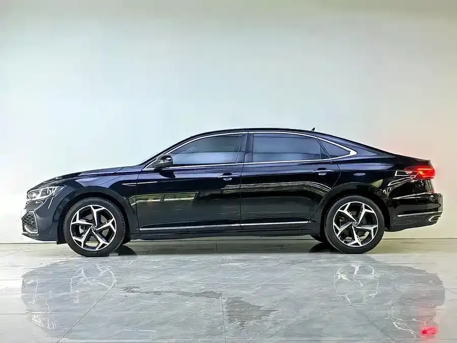 Volkswagen Passat — фото 2