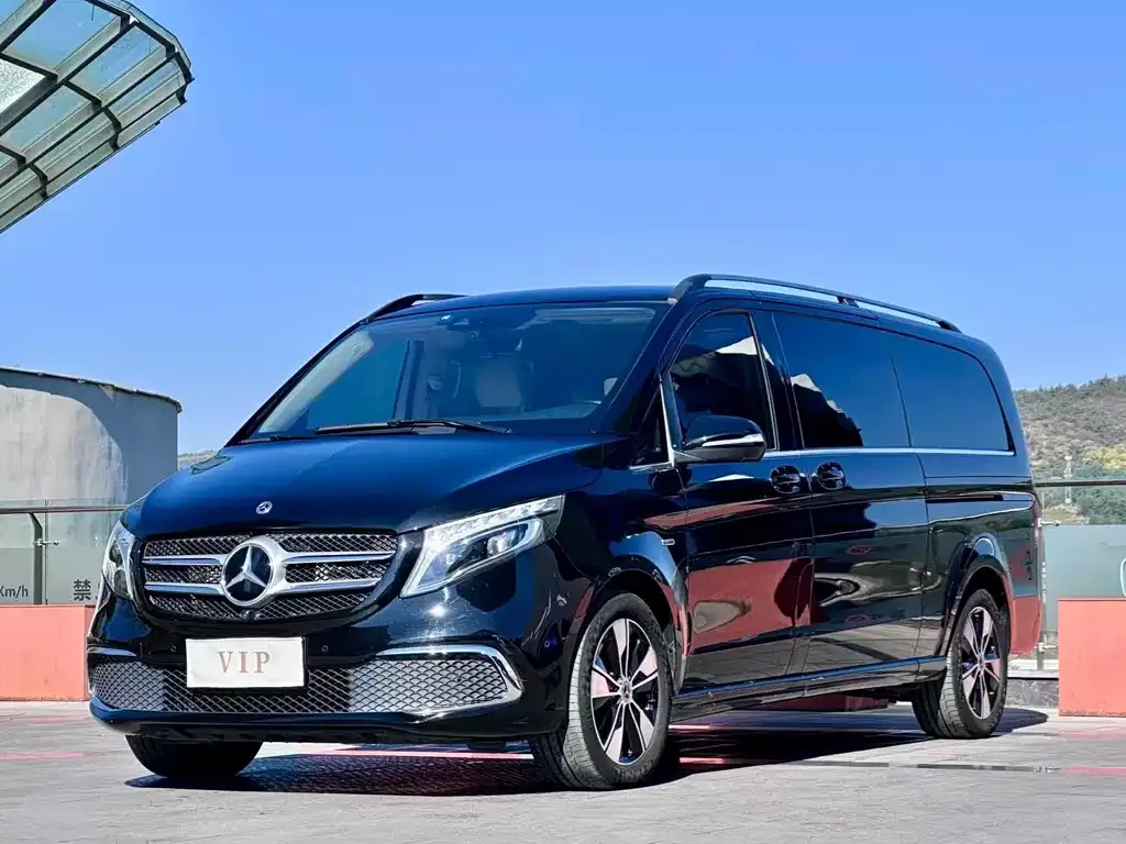 Mercedes-Benz V-Class — фото 1