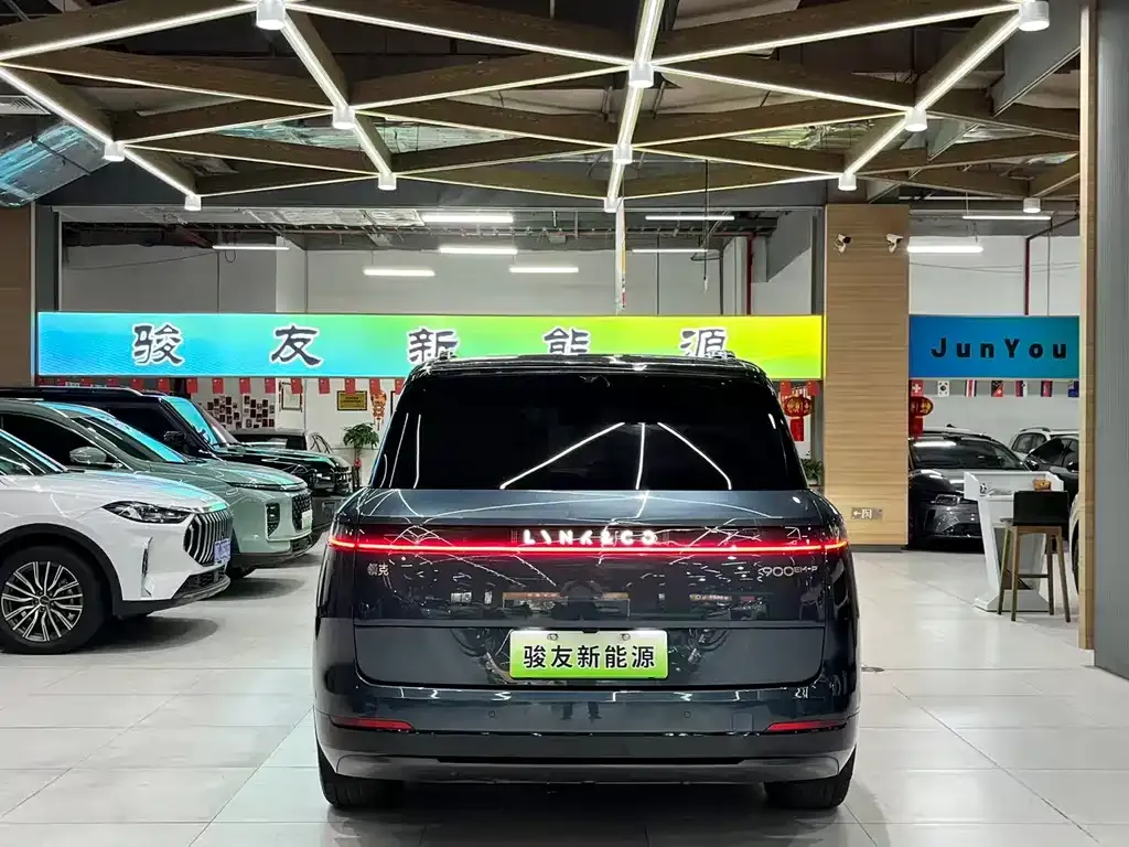 Lynk & Co 900 — фото 7