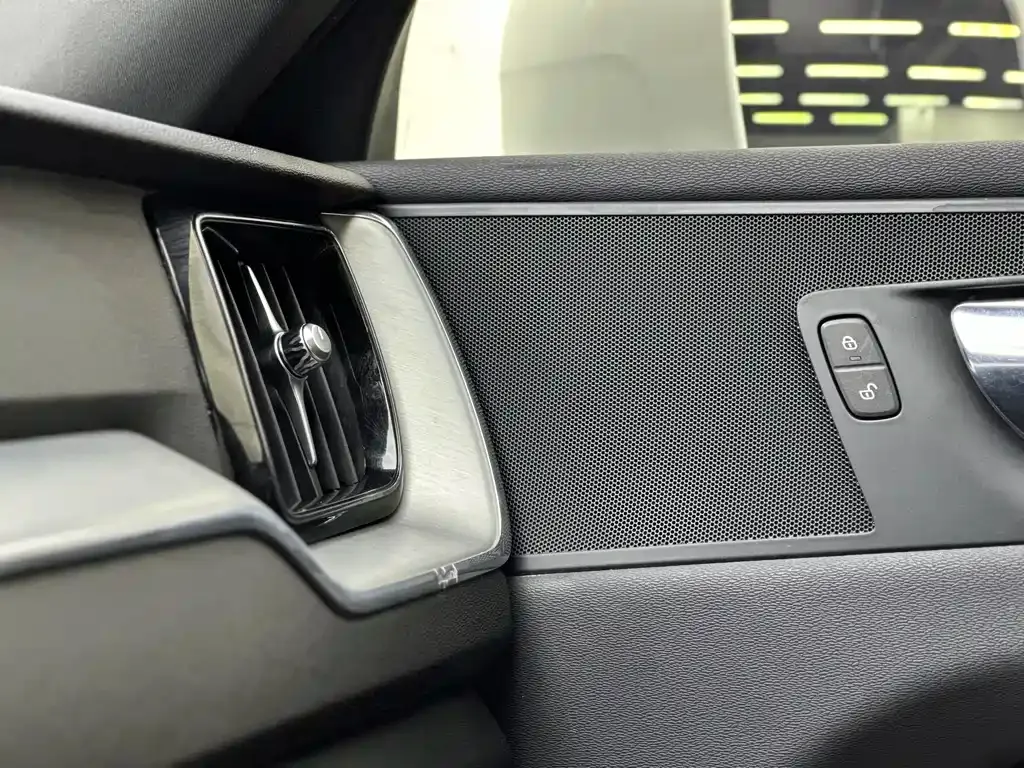 Volvo XC60 2021 из CN, фото 10