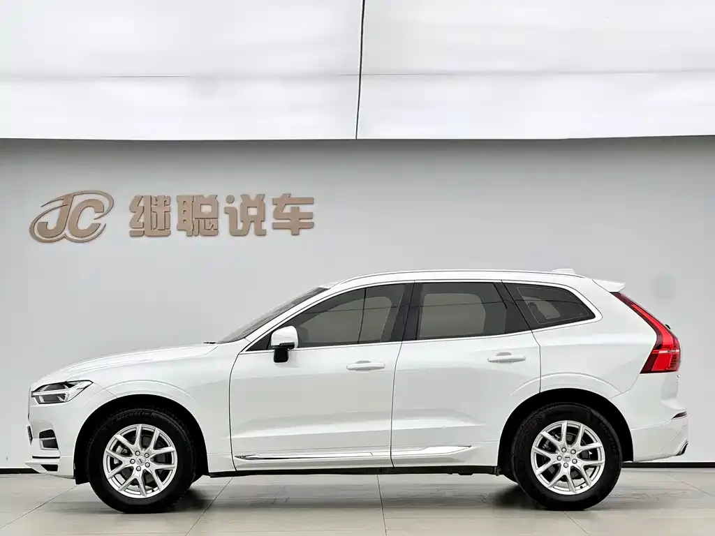 Volvo XC60 2021 из CN, фото 4