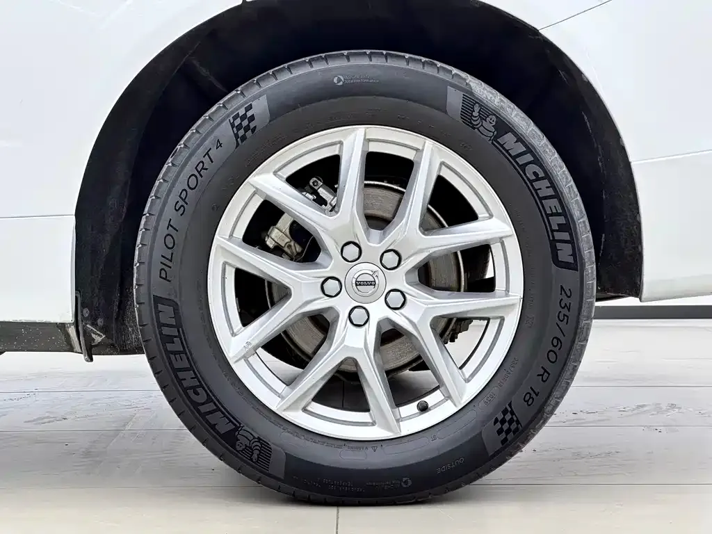 Volvo XC60 2021 из CN, фото 7