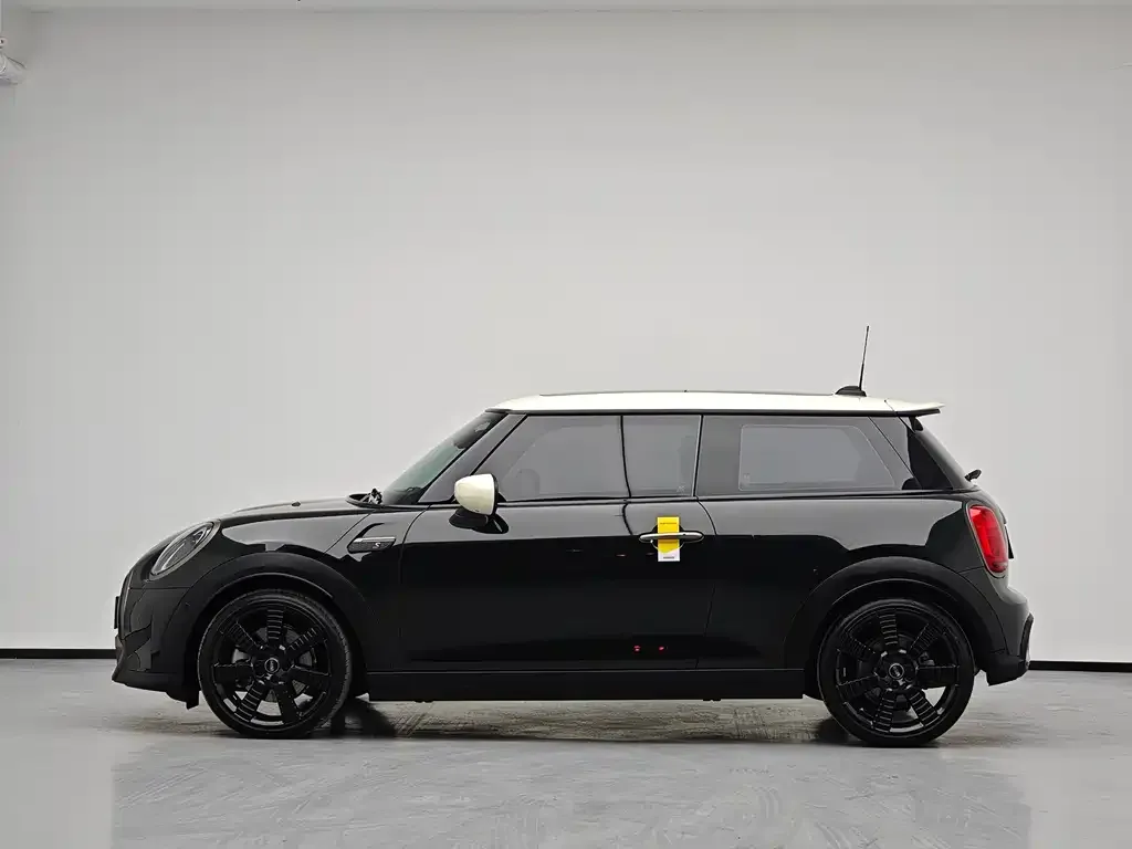 MINI Cooper (3-door) 2022 из CN, фото 10