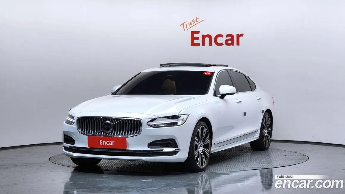 Volvo S90 — фото 1