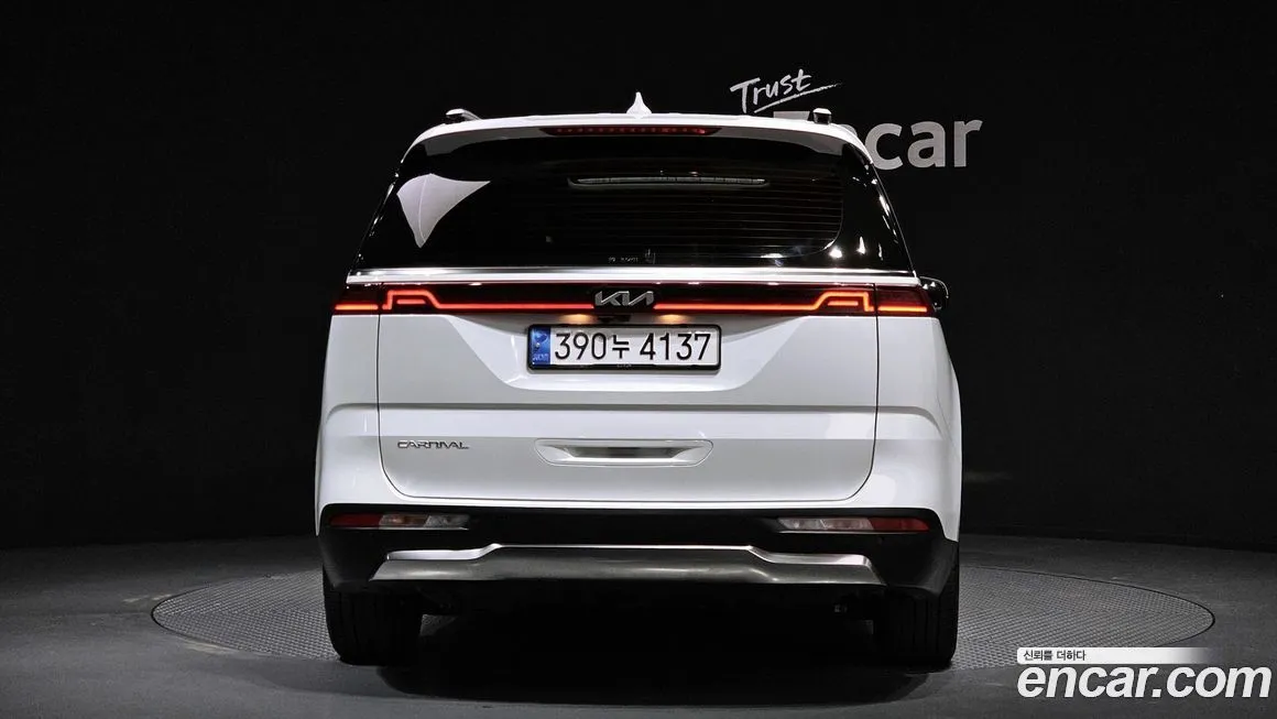 Kia Carnival — фото 6