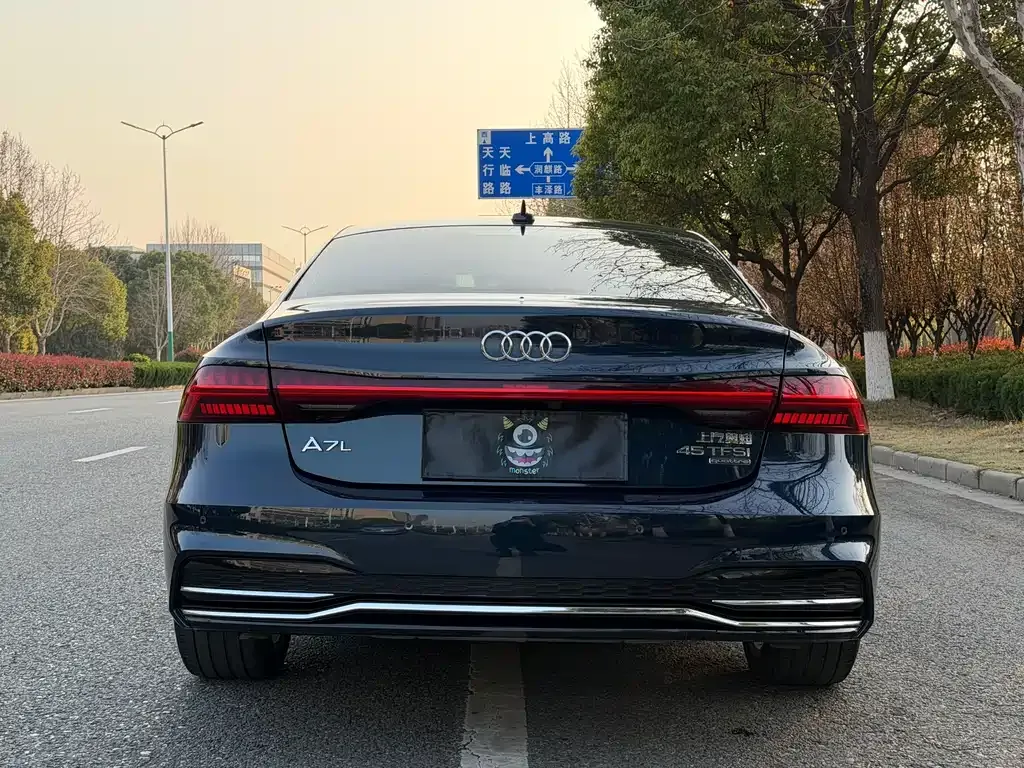 Audi A7L 2024 из CN, фото 5