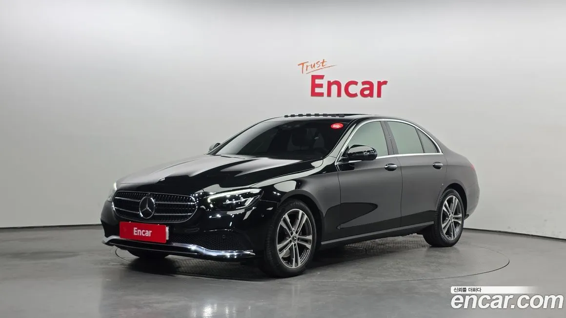 Mercedes-Benz E-Class — фото 1