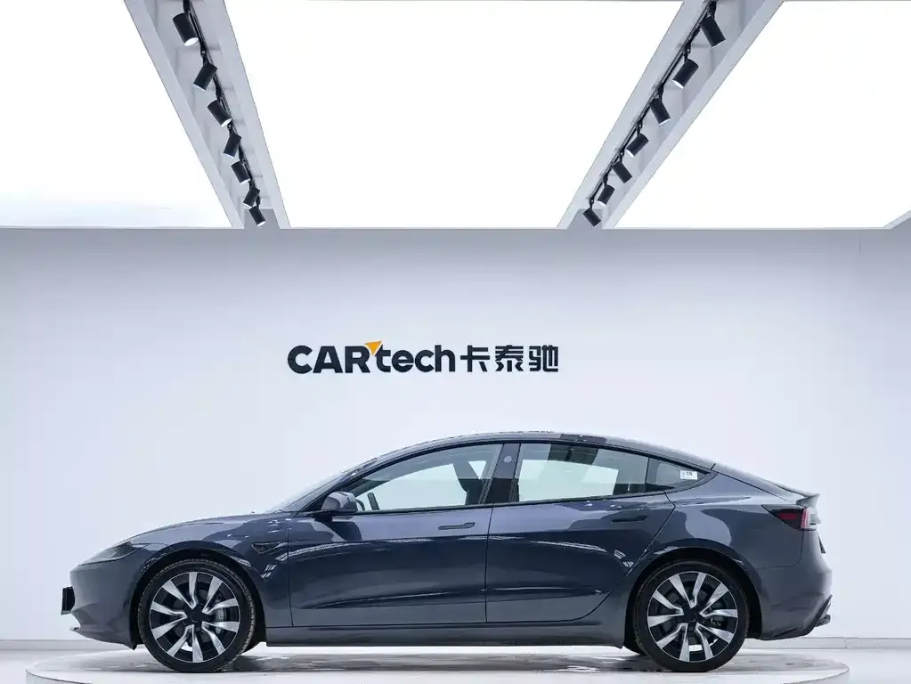 Tesla Model 3 — фото 6