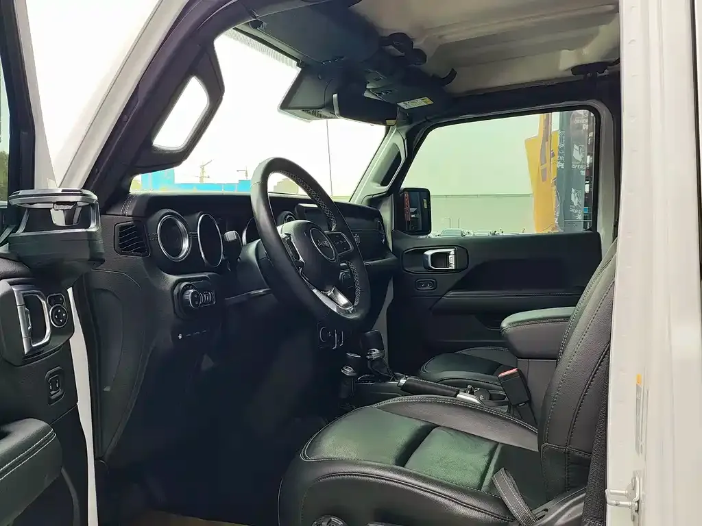 Jeep Wrangler PHEV 2023 из CN, фото 2
