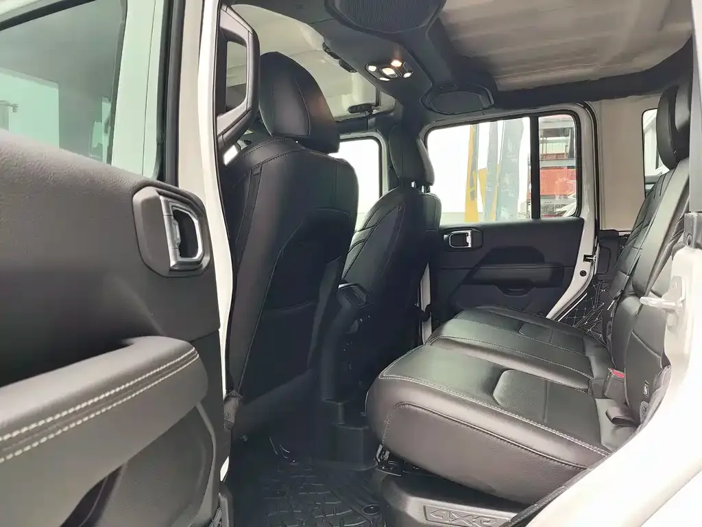 Jeep Wrangler PHEV 2023 из CN, фото 8