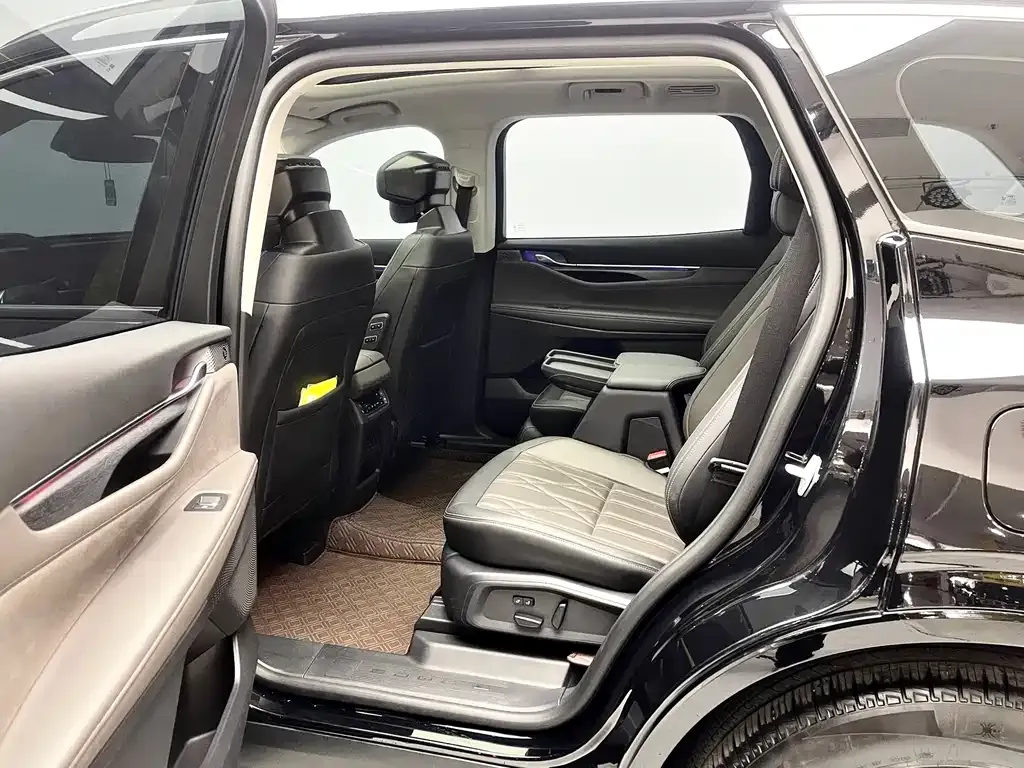 Ford Edge 2025 из CN, фото 8