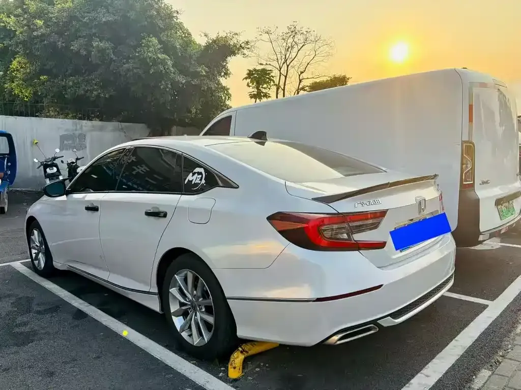 Honda Accord — фото 6