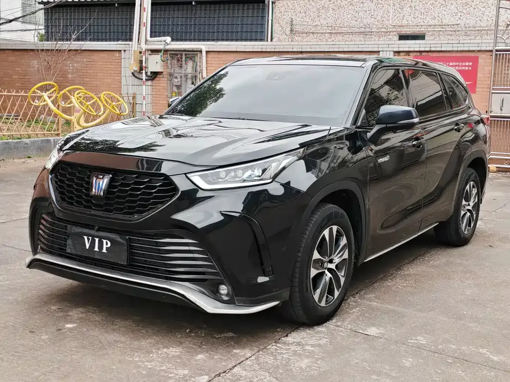 Toyota Crown Kluger 2023 из CN, фото 1