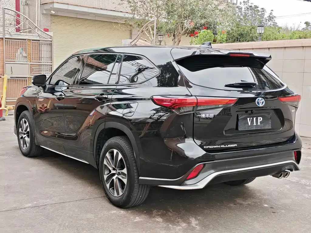 Toyota Crown Kluger 2023 из CN, фото 5