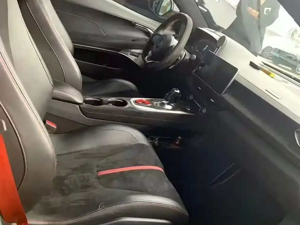 Lotus Emira 2023 из CN, фото 5