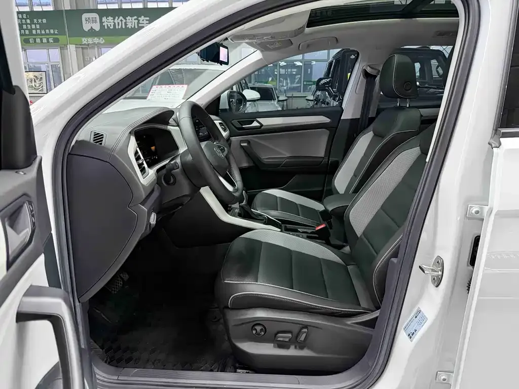 Volkswagen T-Roc 2023 из CN, фото 3