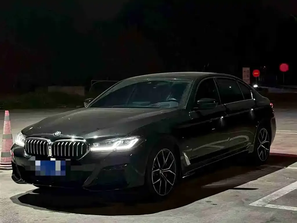 BMW 5 Series — фото 1