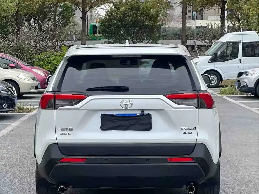 Toyota RAV4 2022 из CN, фото 4