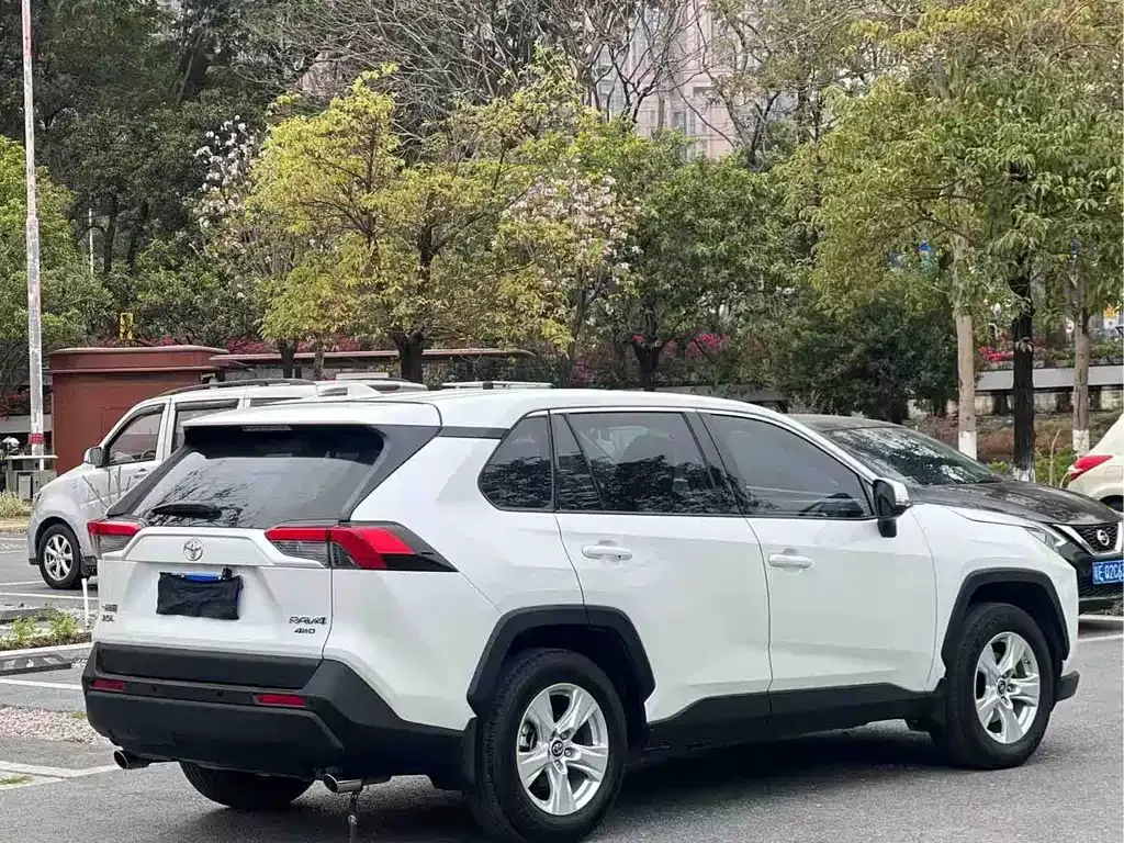 Toyota RAV4 2022 из CN, фото 10