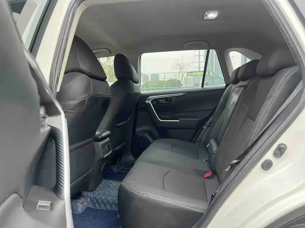 Toyota RAV4 2022 из CN, фото 6