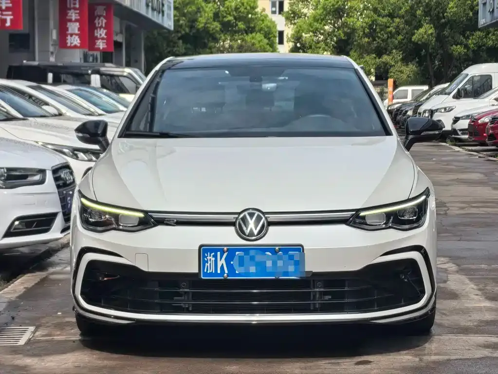 Volkswagen Golf 2023 из CN, фото 6