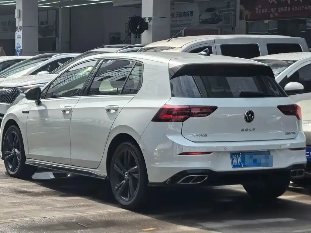 Volkswagen Golf 2023 из CN, фото 5