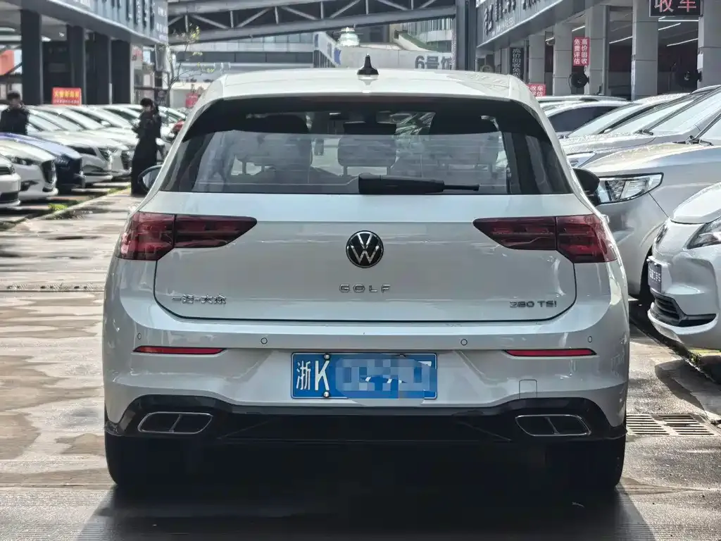 Volkswagen Golf 2023 из CN, фото 7