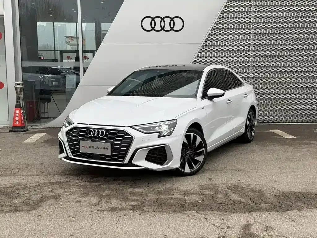 Audi A3 — фото 1