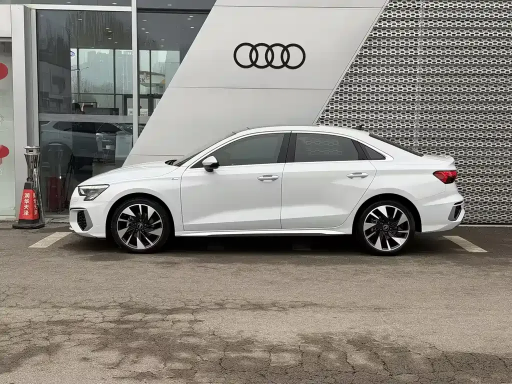 Audi A3 — фото 9
