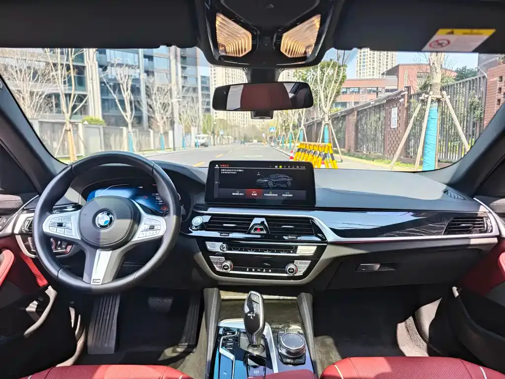 BMW 5 Series — фото 10
