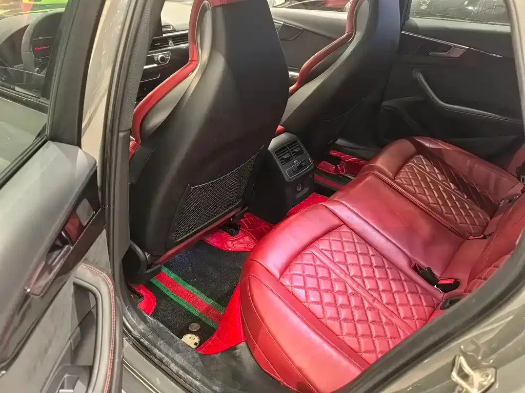 Audi S4 2023 из CN, фото 4