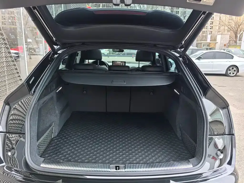 Audi Q5L Sportback 2021 из CN, фото 4
