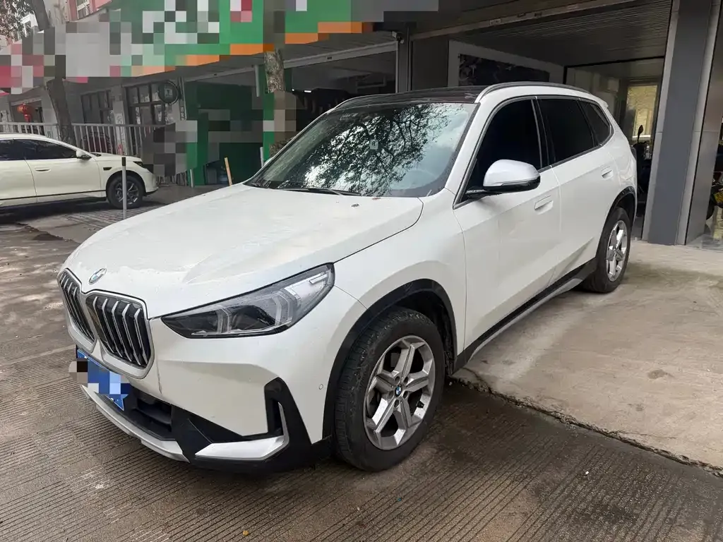 BMW X1 — фото 1