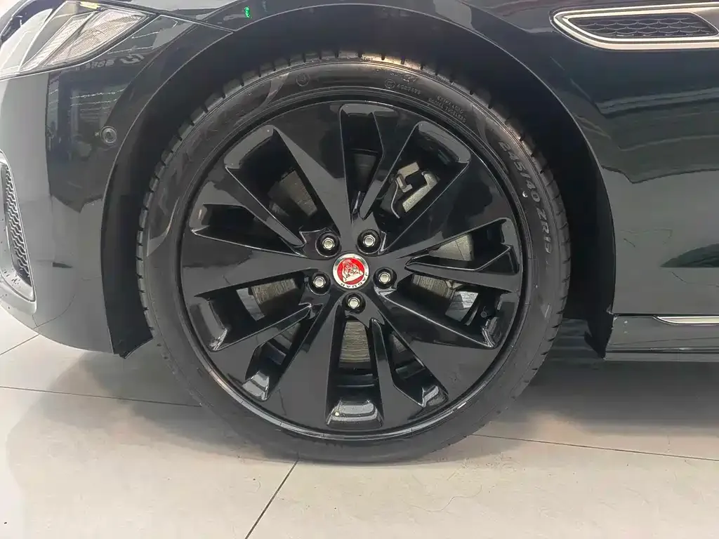 Jaguar XFL 2022 из CN, фото 9