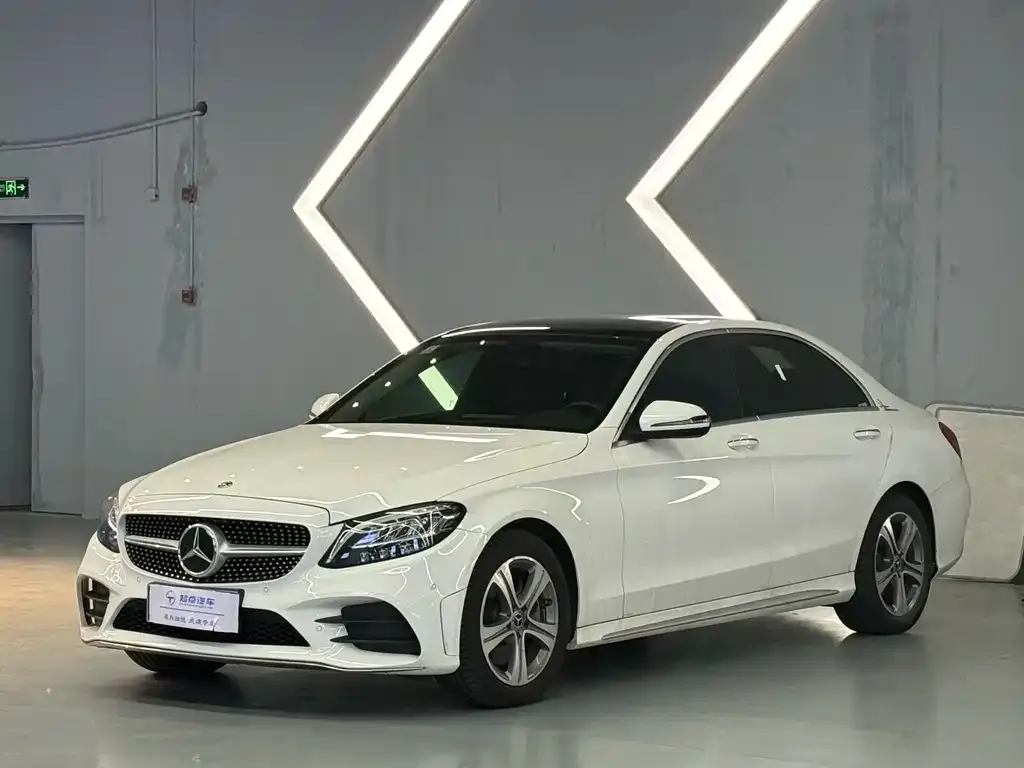 Mercedes-Benz C-Class — фото 1