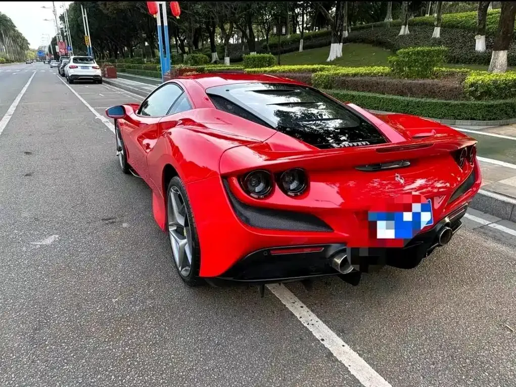 Ferrari F8 — фото 5