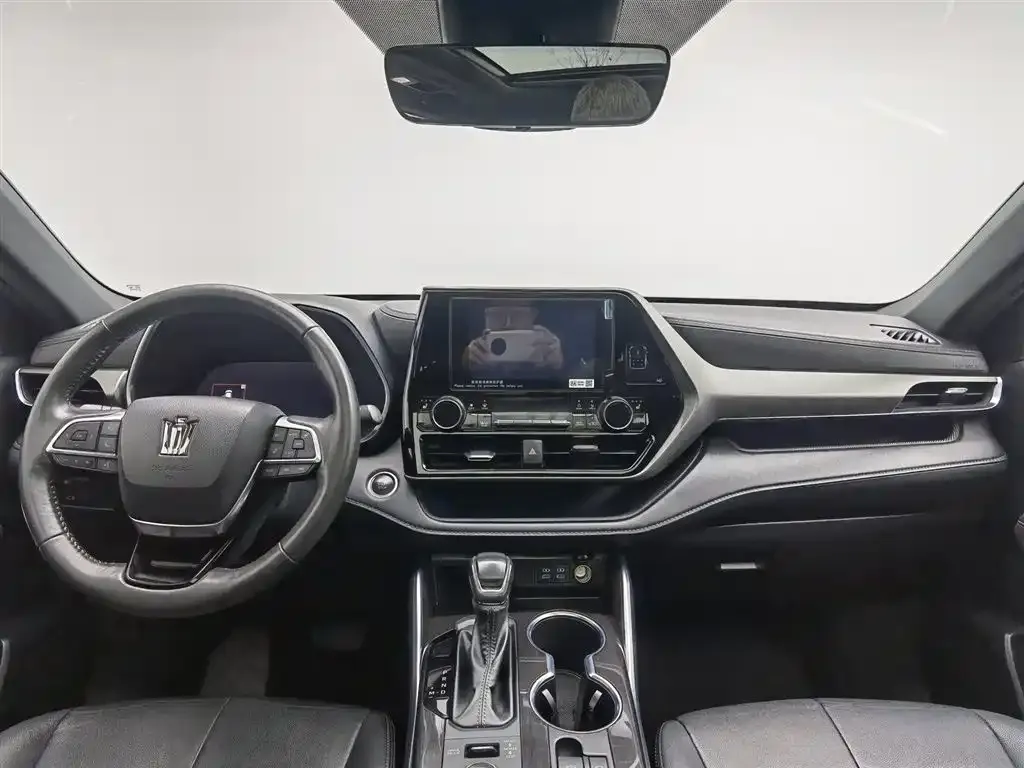 Toyota Crown Kluger 2023 из CN, фото 9