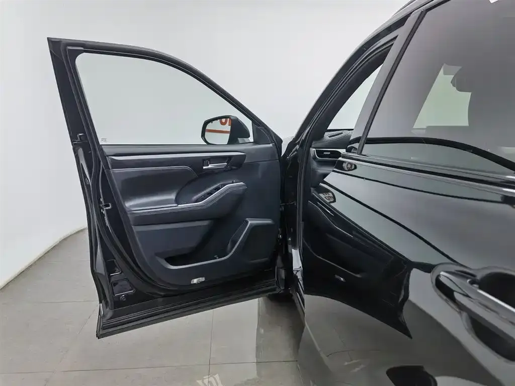 Toyota Crown Kluger 2023 из CN, фото 7