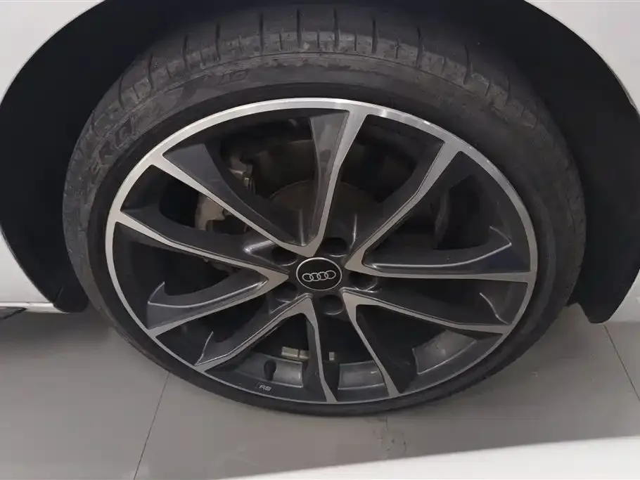 Audi A4L 2024 из CN, фото 6
