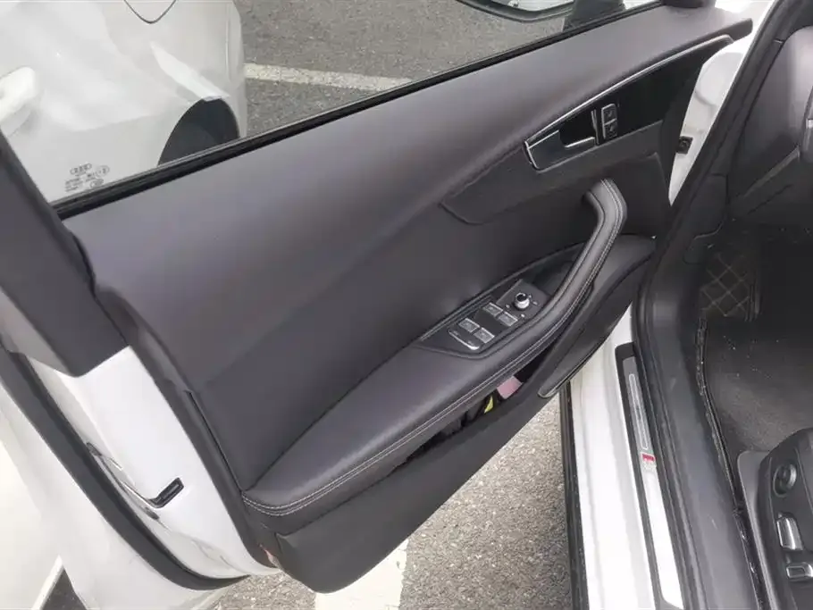 Audi A4L 2024 из CN, фото 10