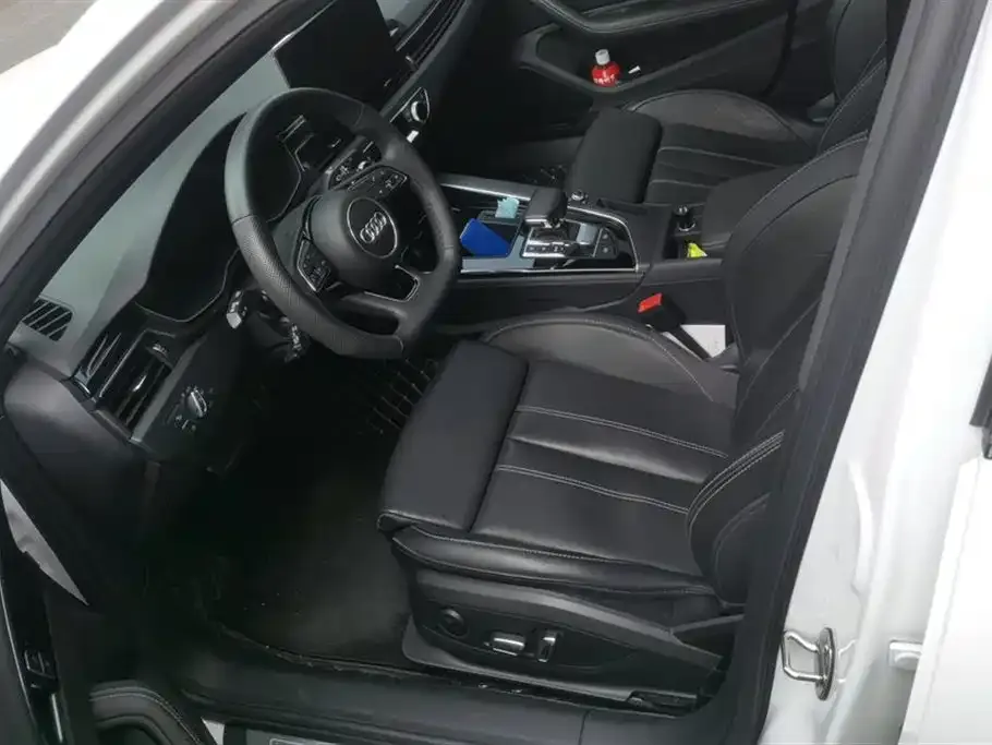 Audi A4L 2024 из CN, фото 3